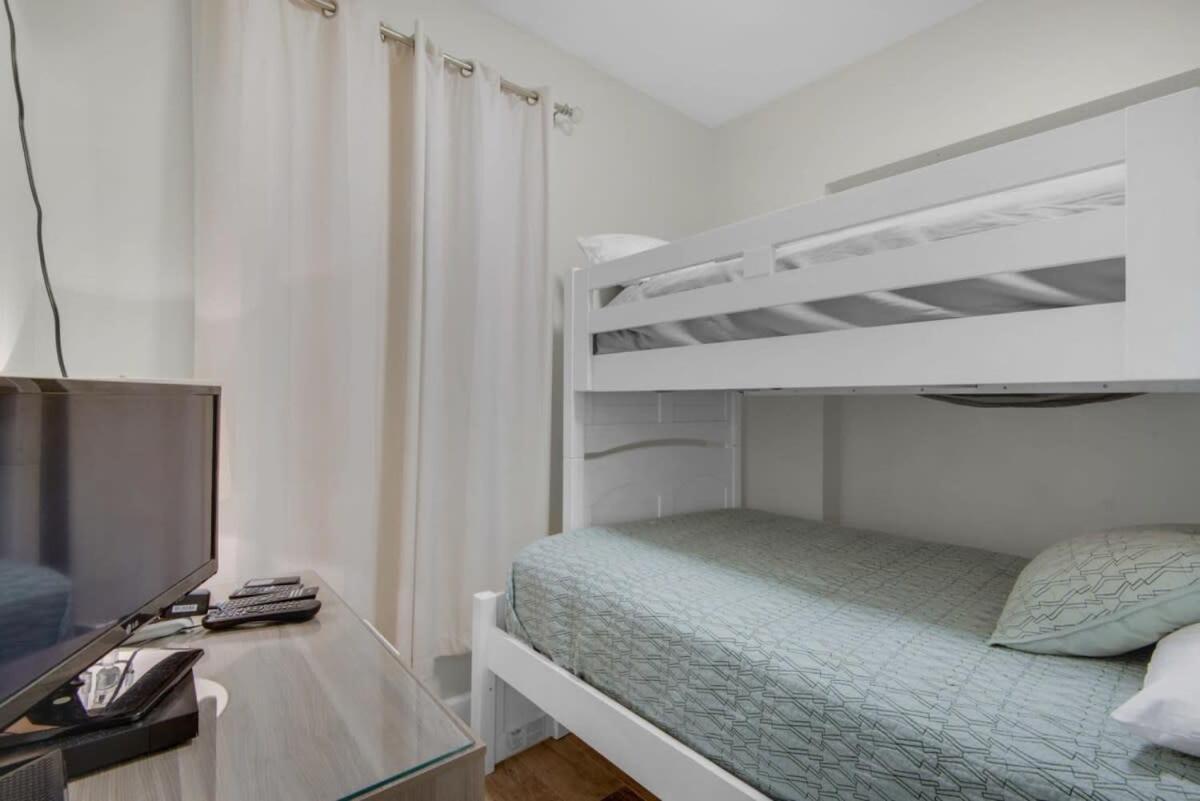 Brightly Furnished Beachfront Condominium By Brightwild Panama City Beach Kültér fotó